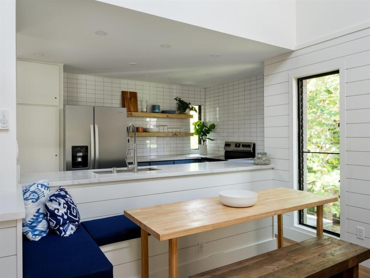 Newly Remodeled Luxury Condo — Sleeps 7 Kihei Exterior photo